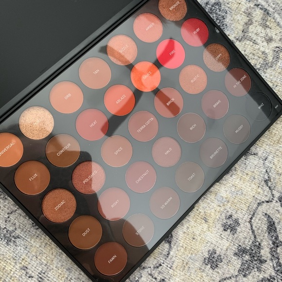 β€οΈ SOLD β€οΈ Morphe: 35O2 Palette - Picture 2 of 3